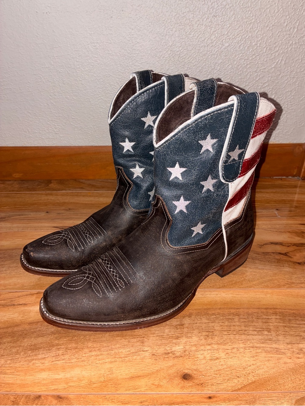 Roper Women's American Beauty Shorty Boots, flag print- size 9.5